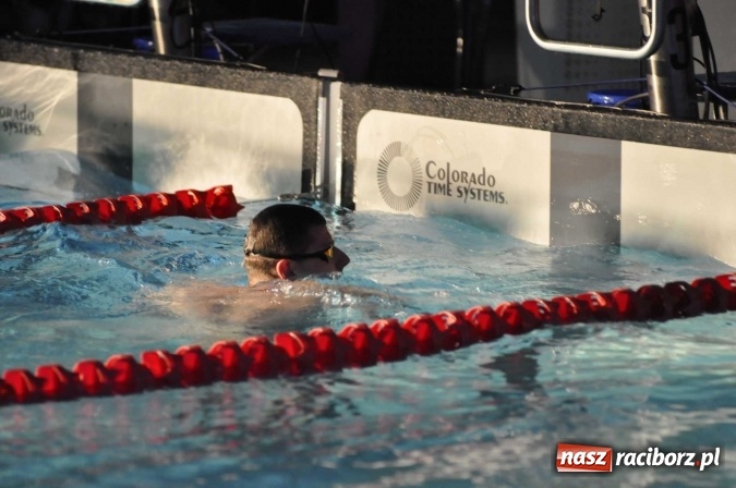 Zdjęcie w galerii na portalu naszraciborz.pl: Olimpijczyk Konrad Czerniak gościem specjalnym sprinterskich zawod&oacute;w a Puchar Dyrektora ZSOMS wiadomości z regionu
