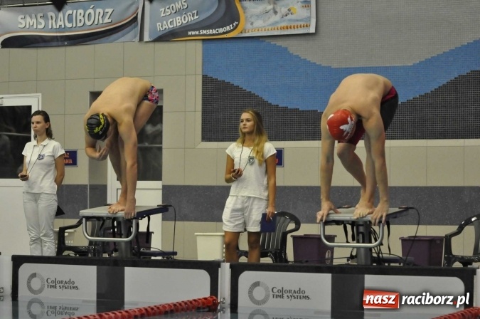 Zdjęcie w galerii na portalu naszraciborz.pl: Olimpijczyk Konrad Czerniak gościem specjalnym sprinterskich zawod&oacute;w a Puchar Dyrektora ZSOMS wiadomości z regionu