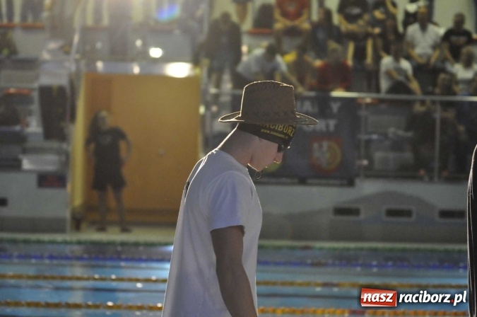 Zdjęcie w galerii na portalu naszraciborz.pl: Olimpijczyk Konrad Czerniak gościem specjalnym sprinterskich zawod&oacute;w a Puchar Dyrektora ZSOMS wiadomości z regionu