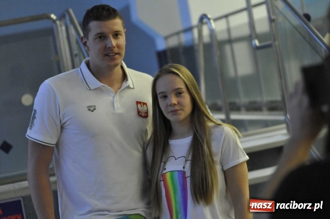 Zdjęcie w galerii na portalu naszraciborz.pl: Olimpijczyk Konrad Czerniak gościem specjalnym sprinterskich zawod&oacute;w a Puchar Dyrektora ZSOMS wiadomości z regionu