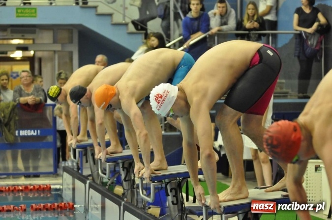 Zdjęcie w galerii na portalu naszraciborz.pl: Olimpijczyk Konrad Czerniak gościem specjalnym sprinterskich zawod&oacute;w a Puchar Dyrektora ZSOMS wiadomości z regionu