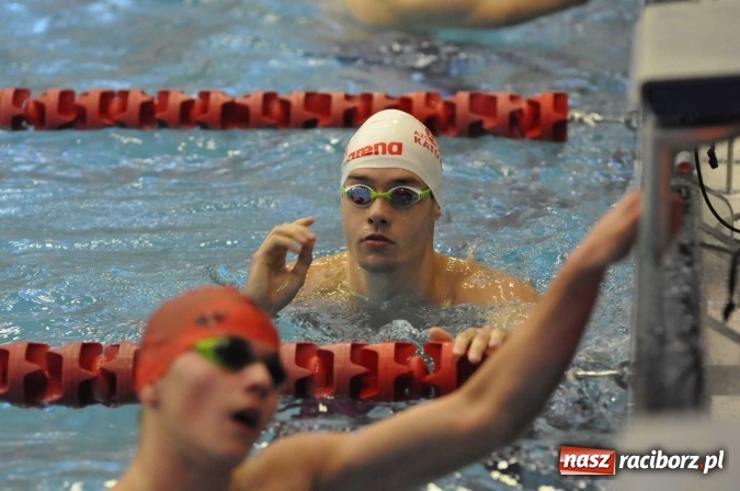 Zdjęcie w galerii na portalu naszraciborz.pl: Olimpijczyk Konrad Czerniak gościem specjalnym sprinterskich zawod&oacute;w a Puchar Dyrektora ZSOMS wiadomości z regionu