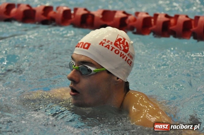 Zdjęcie w galerii na portalu naszraciborz.pl: Olimpijczyk Konrad Czerniak gościem specjalnym sprinterskich zawod&oacute;w a Puchar Dyrektora ZSOMS wiadomości z regionu