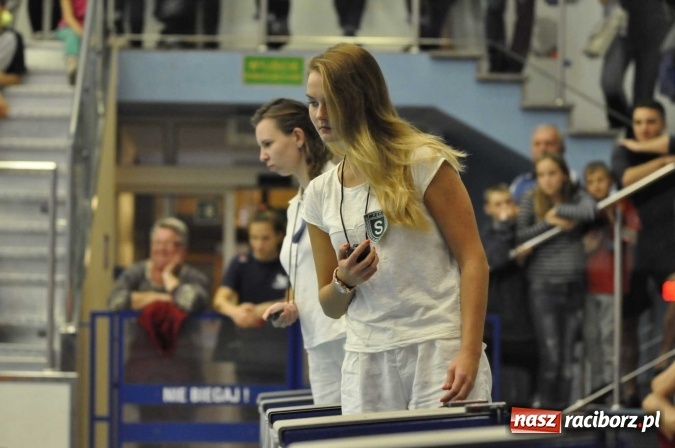 Zdjęcie w galerii na portalu naszraciborz.pl: Olimpijczyk Konrad Czerniak gościem specjalnym sprinterskich zawod&oacute;w a Puchar Dyrektora ZSOMS wiadomości z regionu