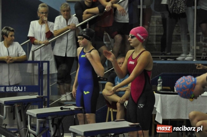 Zdjęcie w galerii na portalu naszraciborz.pl: Olimpijczyk Konrad Czerniak gościem specjalnym sprinterskich zawod&oacute;w a Puchar Dyrektora ZSOMS wiadomości z regionu