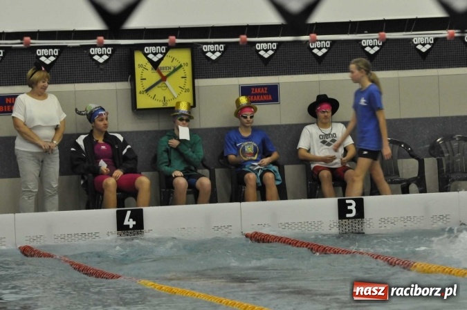 Zdjęcie w galerii na portalu naszraciborz.pl: Olimpijczyk Konrad Czerniak gościem specjalnym sprinterskich zawod&oacute;w a Puchar Dyrektora ZSOMS wiadomości z regionu