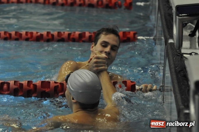 Zdjęcie w galerii na portalu naszraciborz.pl: Olimpijczyk Konrad Czerniak gościem specjalnym sprinterskich zawod&oacute;w a Puchar Dyrektora ZSOMS wiadomości z regionu