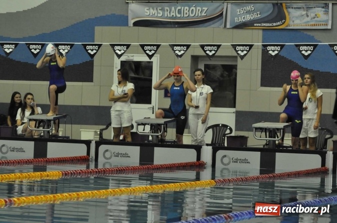 Zdjęcie w galerii na portalu naszraciborz.pl: Olimpijczyk Konrad Czerniak gościem specjalnym sprinterskich zawod&oacute;w a Puchar Dyrektora ZSOMS wiadomości z regionu