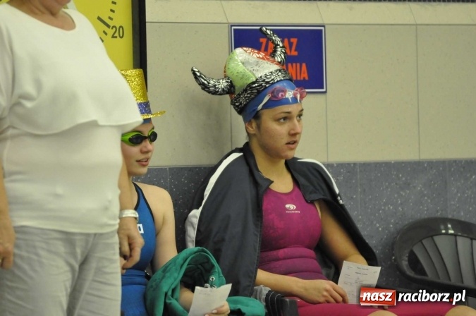 Zdjęcie w galerii na portalu naszraciborz.pl: Olimpijczyk Konrad Czerniak gościem specjalnym sprinterskich zawod&oacute;w a Puchar Dyrektora ZSOMS wiadomości z regionu