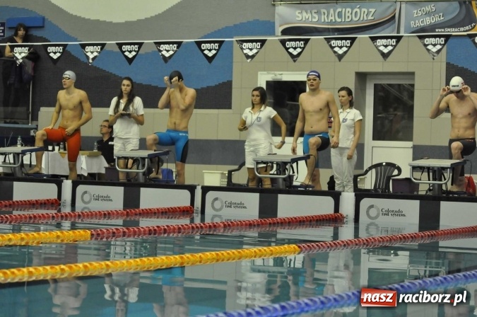 Zdjęcie w galerii na portalu naszraciborz.pl: Olimpijczyk Konrad Czerniak gościem specjalnym sprinterskich zawod&oacute;w a Puchar Dyrektora ZSOMS wiadomości z regionu