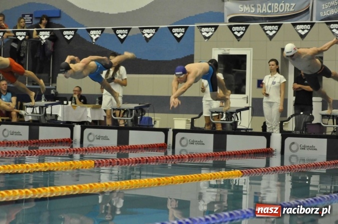 Zdjęcie w galerii na portalu naszraciborz.pl: Olimpijczyk Konrad Czerniak gościem specjalnym sprinterskich zawod&oacute;w a Puchar Dyrektora ZSOMS wiadomości z regionu