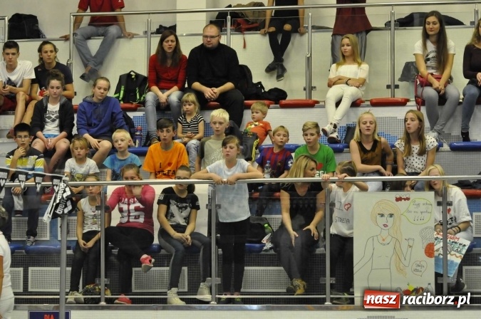 Zdjęcie w galerii na portalu naszraciborz.pl: Olimpijczyk Konrad Czerniak gościem specjalnym sprinterskich zawod&oacute;w a Puchar Dyrektora ZSOMS wiadomości z regionu