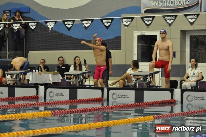 Zdjęcie w galerii na portalu naszraciborz.pl: Olimpijczyk Konrad Czerniak gościem specjalnym sprinterskich zawod&oacute;w a Puchar Dyrektora ZSOMS wiadomości z regionu