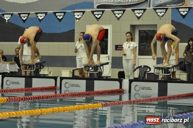 Zdjęcie w galerii na portalu naszraciborz.pl: Olimpijczyk Konrad Czerniak gościem specjalnym sprinterskich zawod&oacute;w a Puchar Dyrektora ZSOMS wiadomości z regionu