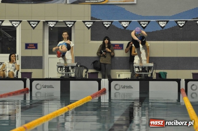 Zdjęcie w galerii na portalu naszraciborz.pl: Olimpijczyk Konrad Czerniak gościem specjalnym sprinterskich zawod&oacute;w a Puchar Dyrektora ZSOMS wiadomości z regionu