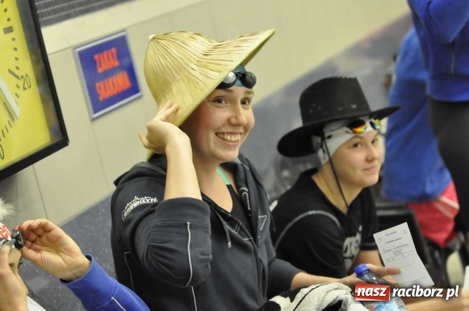 Zdjęcie w galerii na portalu naszraciborz.pl: Olimpijczyk Konrad Czerniak gościem specjalnym sprinterskich zawod&oacute;w a Puchar Dyrektora ZSOMS wiadomości z regionu