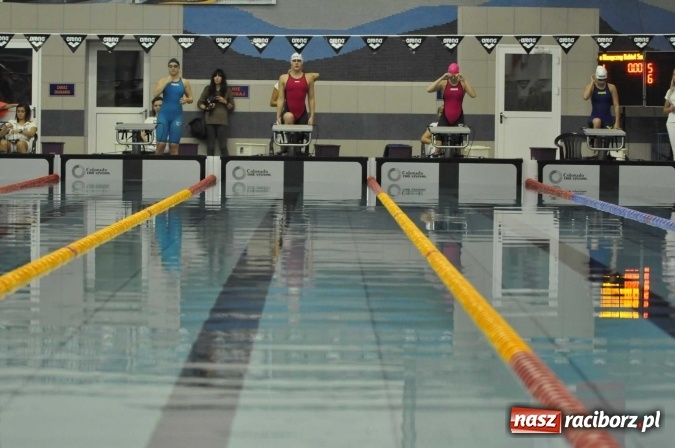 Zdjęcie w galerii na portalu naszraciborz.pl: Olimpijczyk Konrad Czerniak gościem specjalnym sprinterskich zawod&oacute;w a Puchar Dyrektora ZSOMS wiadomości z regionu