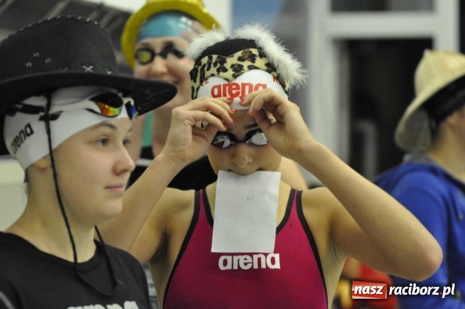 Zdjęcie w galerii na portalu naszraciborz.pl: Olimpijczyk Konrad Czerniak gościem specjalnym sprinterskich zawod&oacute;w a Puchar Dyrektora ZSOMS wiadomości z regionu