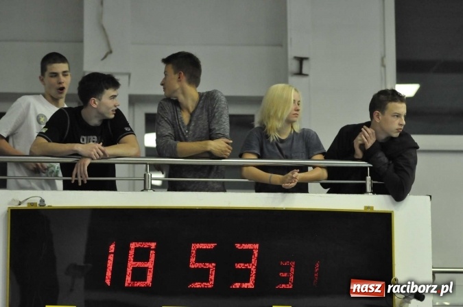 Zdjęcie w galerii na portalu naszraciborz.pl: Olimpijczyk Konrad Czerniak gościem specjalnym sprinterskich zawod&oacute;w a Puchar Dyrektora ZSOMS wiadomości z regionu