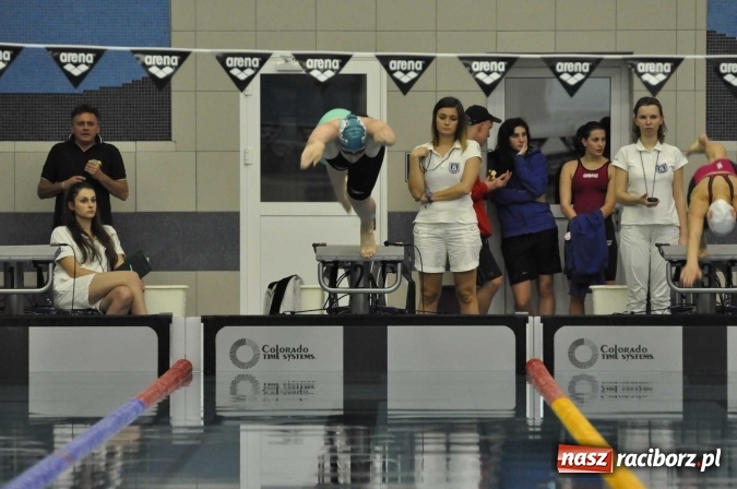 Zdjęcie w galerii na portalu naszraciborz.pl: Olimpijczyk Konrad Czerniak gościem specjalnym sprinterskich zawod&oacute;w a Puchar Dyrektora ZSOMS wiadomości z regionu