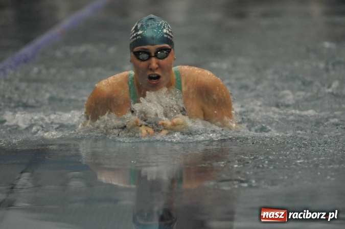 Zdjęcie w galerii na portalu naszraciborz.pl: Olimpijczyk Konrad Czerniak gościem specjalnym sprinterskich zawod&oacute;w a Puchar Dyrektora ZSOMS wiadomości z regionu