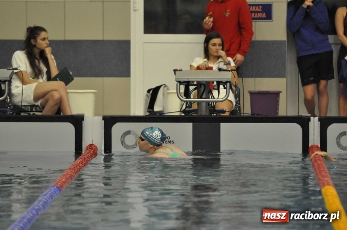 Zdjęcie w galerii na portalu naszraciborz.pl: Olimpijczyk Konrad Czerniak gościem specjalnym sprinterskich zawod&oacute;w a Puchar Dyrektora ZSOMS wiadomości z regionu