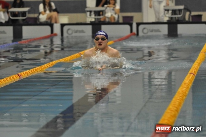 Zdjęcie w galerii na portalu naszraciborz.pl: Olimpijczyk Konrad Czerniak gościem specjalnym sprinterskich zawod&oacute;w a Puchar Dyrektora ZSOMS wiadomości z regionu