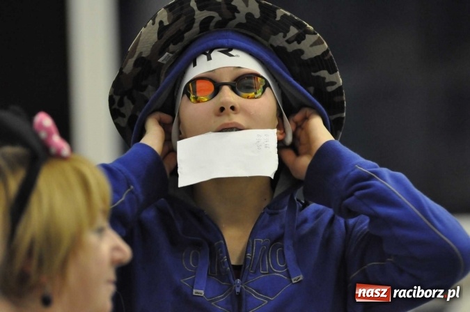 Zdjęcie w galerii na portalu naszraciborz.pl: Olimpijczyk Konrad Czerniak gościem specjalnym sprinterskich zawod&oacute;w a Puchar Dyrektora ZSOMS wiadomości z regionu