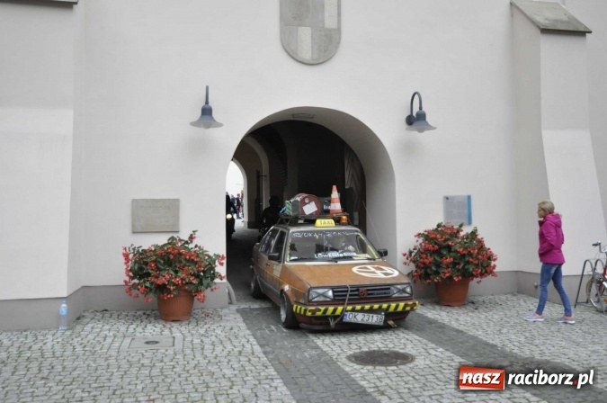 Zdjęcie w galerii na portalu naszraciborz.pl: SHOW OFF Racibórz - Ludzie Pasja Motoryzacja  wiadomości z regionu