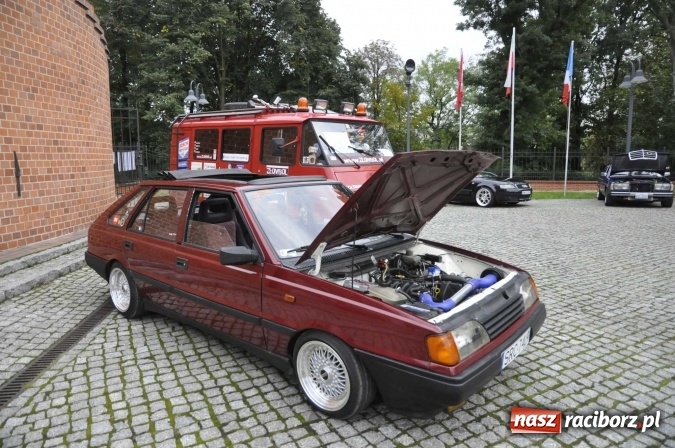 Zdjęcie w galerii na portalu naszraciborz.pl: SHOW OFF Racibórz - Ludzie Pasja Motoryzacja  wiadomości z regionu