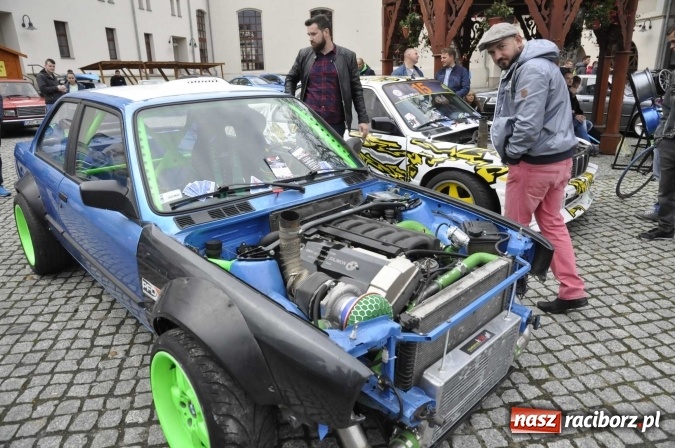 Zdjęcie w galerii na portalu naszraciborz.pl: SHOW OFF Racibórz - Ludzie Pasja Motoryzacja  wiadomości z regionu