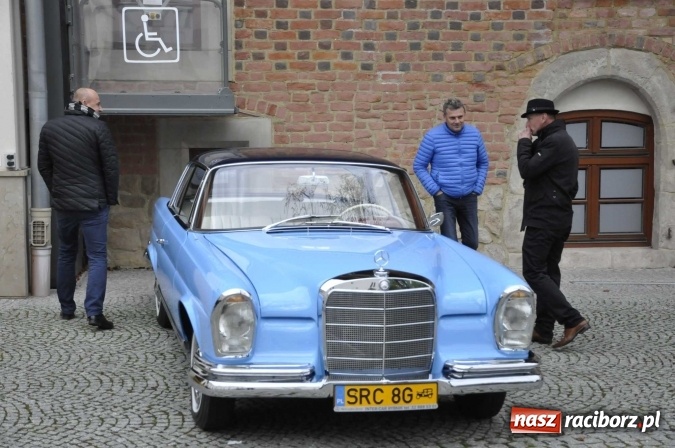 Zdjęcie w galerii na portalu naszraciborz.pl: SHOW OFF Racibórz - Ludzie Pasja Motoryzacja  wiadomości z regionu