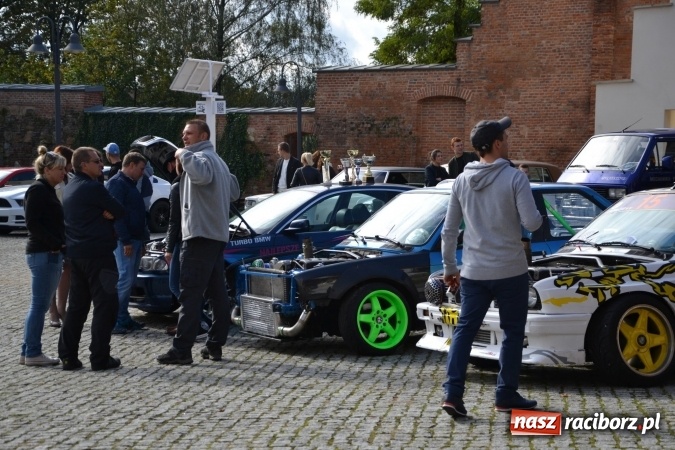 Zdjęcie w galerii na portalu naszraciborz.pl: SHOW OFF Racibórz - Ludzie Pasja Motoryzacja  wiadomości z regionu
