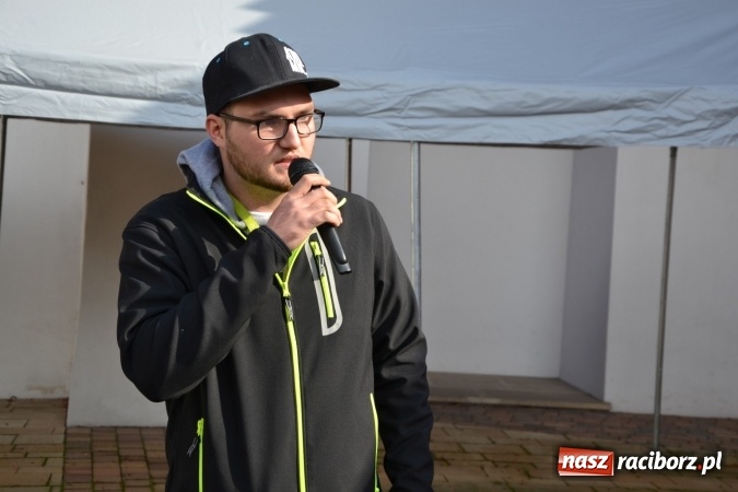Zdjęcie w galerii na portalu naszraciborz.pl: SHOW OFF Racibórz - Ludzie Pasja Motoryzacja  wiadomości z regionu