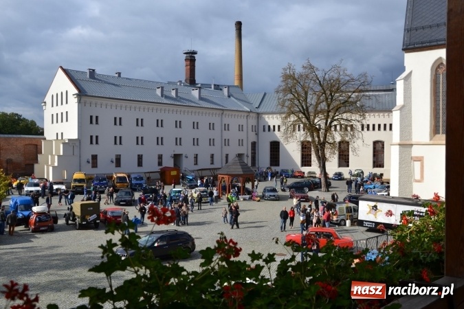 Zdjęcie w galerii na portalu naszraciborz.pl: SHOW OFF Racibórz - Ludzie Pasja Motoryzacja  wiadomości z regionu