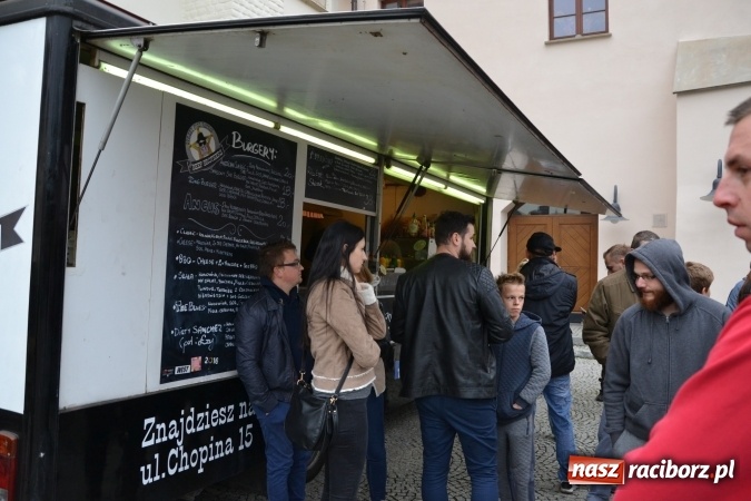 Zdjęcie w galerii na portalu naszraciborz.pl: SHOW OFF Racibórz - Ludzie Pasja Motoryzacja  wiadomości z regionu