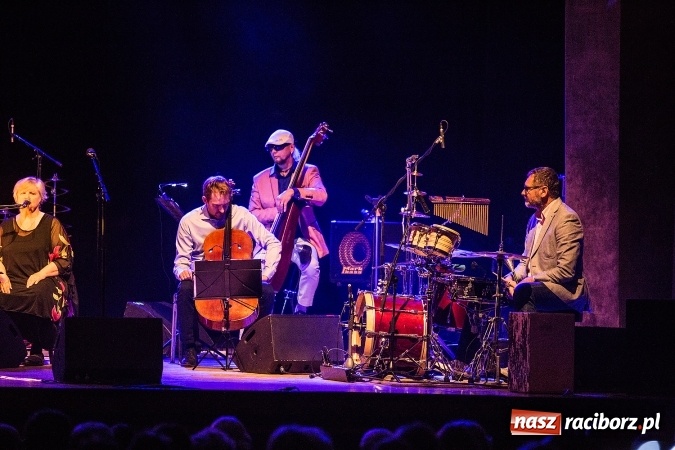 Zdjęcie w galerii na portalu naszraciborz.pl: Stanisława Celińska wystąpiła w Raciborskim Centrum Kultury wiadomości z regionu