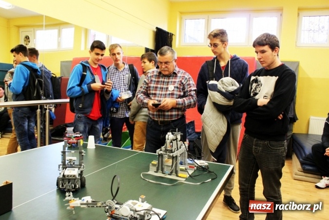 Zdjęcie w galerii na portalu naszraciborz.pl: Gimnazjum nr 5 świętowało Dzień Patrona Szkoły wiadomości z regionu