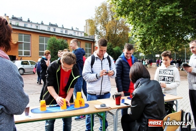 Zdjęcie w galerii na portalu naszraciborz.pl: Gimnazjum nr 5 świętowało Dzień Patrona Szkoły wiadomości z regionu