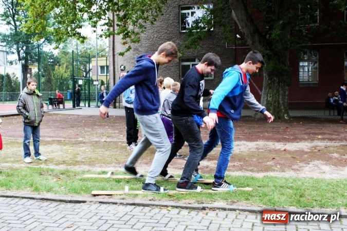 Zdjęcie w galerii na portalu naszraciborz.pl: Gimnazjum nr 5 świętowało Dzień Patrona Szkoły wiadomości z regionu