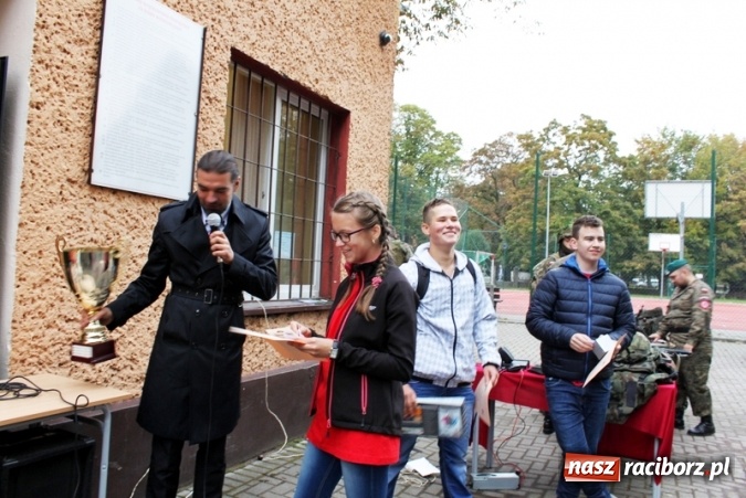 Zdjęcie w galerii na portalu naszraciborz.pl: Gimnazjum nr 5 świętowało Dzień Patrona Szkoły wiadomości z regionu