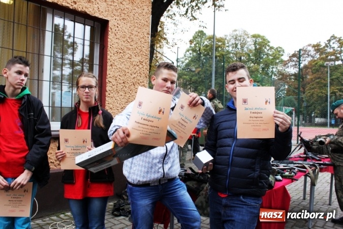 Zdjęcie w galerii na portalu naszraciborz.pl: Gimnazjum nr 5 świętowało Dzień Patrona Szkoły wiadomości z regionu