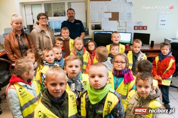 Zdjęcie w galerii na portalu naszraciborz.pl: Raciborscy policjanci piątek spędzili z przedszkolakami wiadomości z regionu