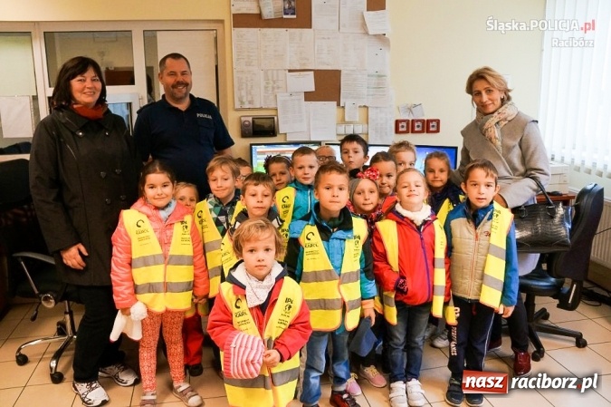 Zdjęcie w galerii na portalu naszraciborz.pl: Raciborscy policjanci piątek spędzili z przedszkolakami wiadomości z regionu