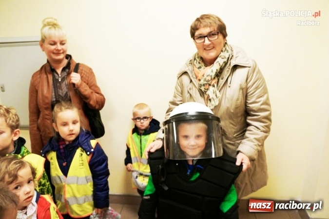 Zdjęcie w galerii na portalu naszraciborz.pl: Raciborscy policjanci piątek spędzili z przedszkolakami wiadomości z regionu