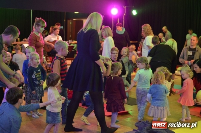 Zdjęcie w galerii na portalu naszraciborz.pl: Maluchy w krainie dźwięku - czyli muzyka, ruch i zabawa wiadomości z regionu