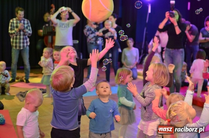 Zdjęcie w galerii na portalu naszraciborz.pl: Maluchy w krainie dźwięku - czyli muzyka, ruch i zabawa wiadomości z regionu