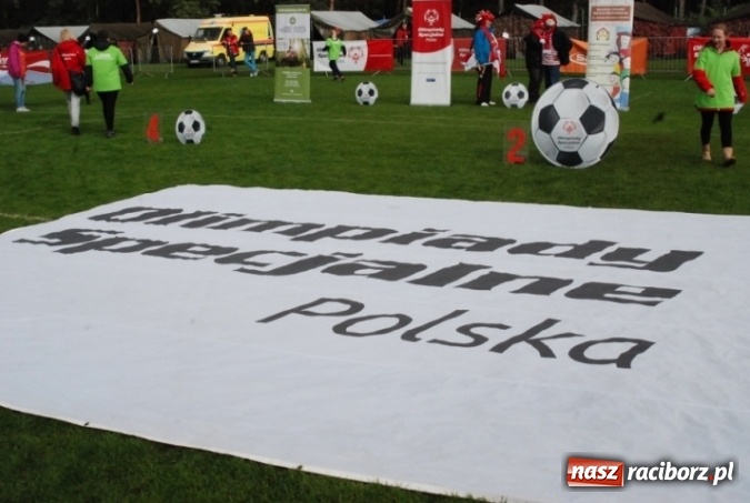 Zdjęcie w galerii na portalu naszraciborz.pl: Huragan Racibórz ze srebrnym medalem podczas XVII Ogólnopolskiego Turnieju Piłki Nożnej Olimpiad Specjalnych wiadomości z regionu