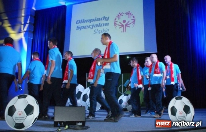 Zdjęcie w galerii na portalu naszraciborz.pl: Huragan Racibórz ze srebrnym medalem podczas XVII Ogólnopolskiego Turnieju Piłki Nożnej Olimpiad Specjalnych wiadomości z regionu