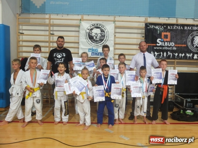 Zdjęcie w galerii na portalu naszraciborz.pl: Sukcesy najmłodszych Łamatorów wiadomości z regionu